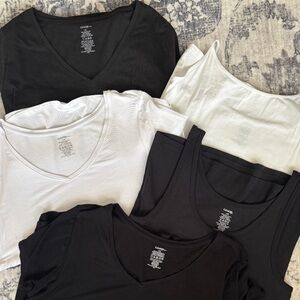 Black and white top bundle (10 shirts) sz large